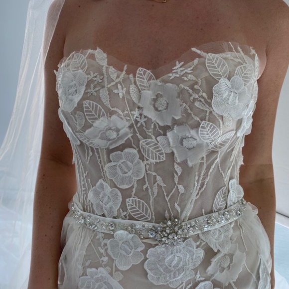 Mira Zwillinger wedding gown NEVER WORN - Picture 2 of 9